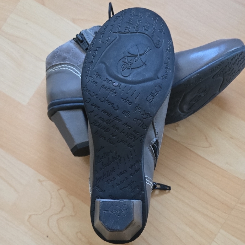 Elegant Gray Lace-Up Boots for Women, 36, Like New, Made In Portugal - Picture 5 of 7